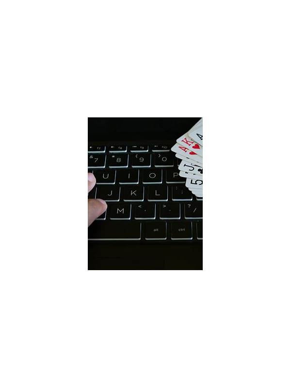 Rummy FAQ: Why Do Edge Cards Need Extra Attention?